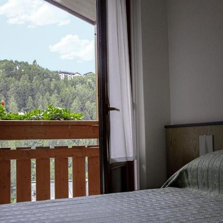 Hotel Moizi Chiesa in Valmalenco Bagian luar foto