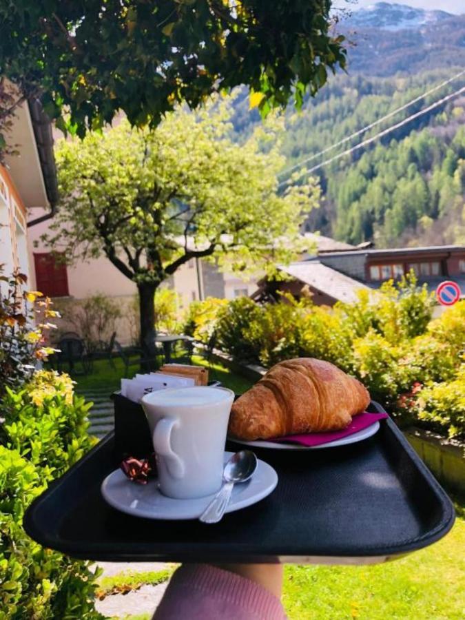 Hotel Moizi Chiesa in Valmalenco Bagian luar foto
