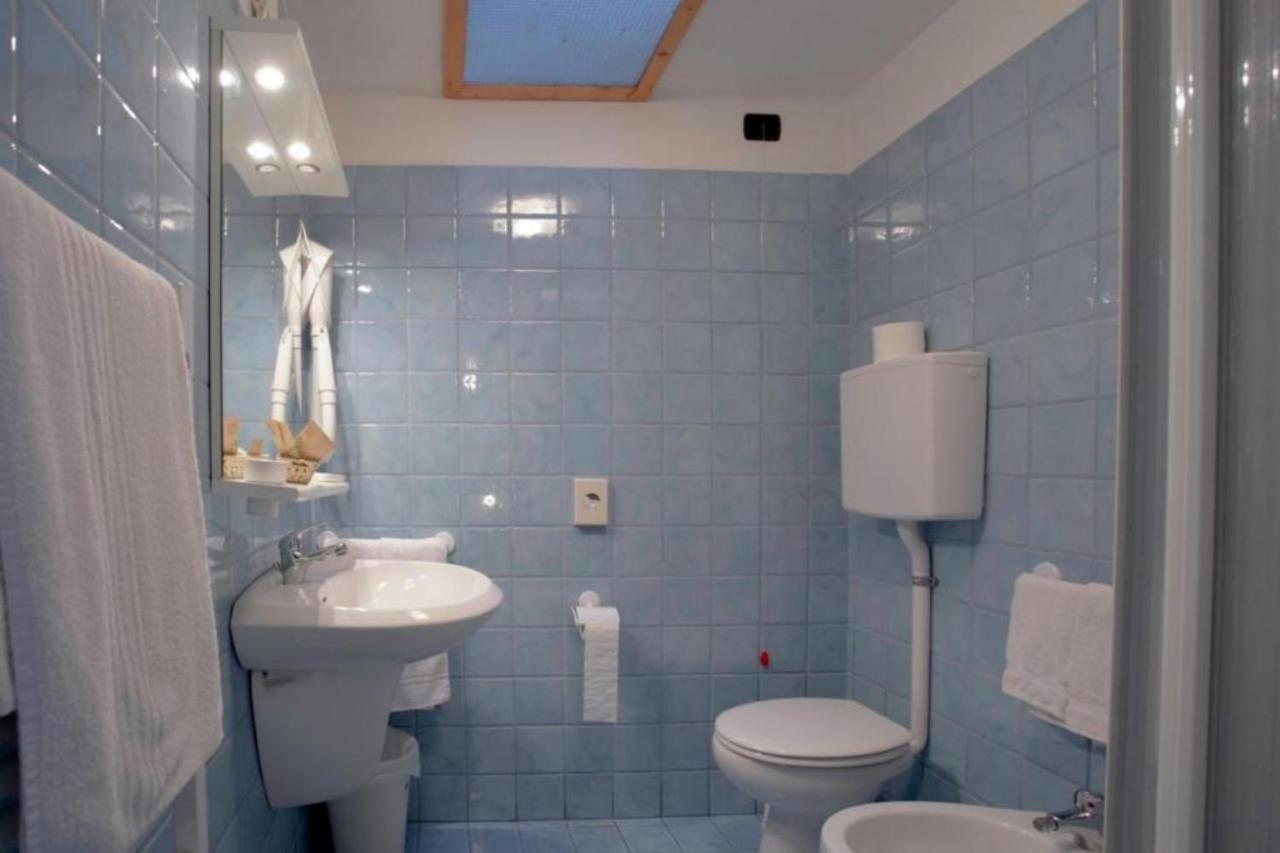 Hotel Moizi Chiesa in Valmalenco Bagian luar foto